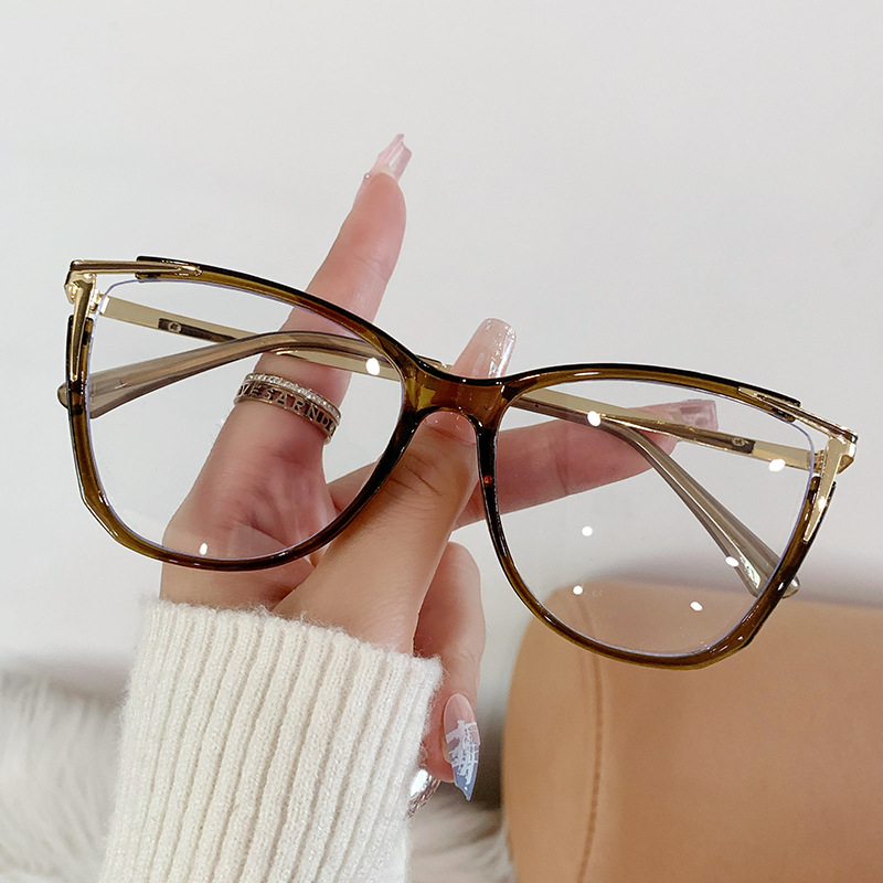 Women's Cat Eye Transition Glasses – Gold Frame