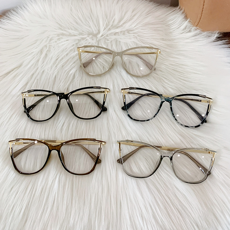 Women's Cat Eye Transition Glasses – Gold Frame