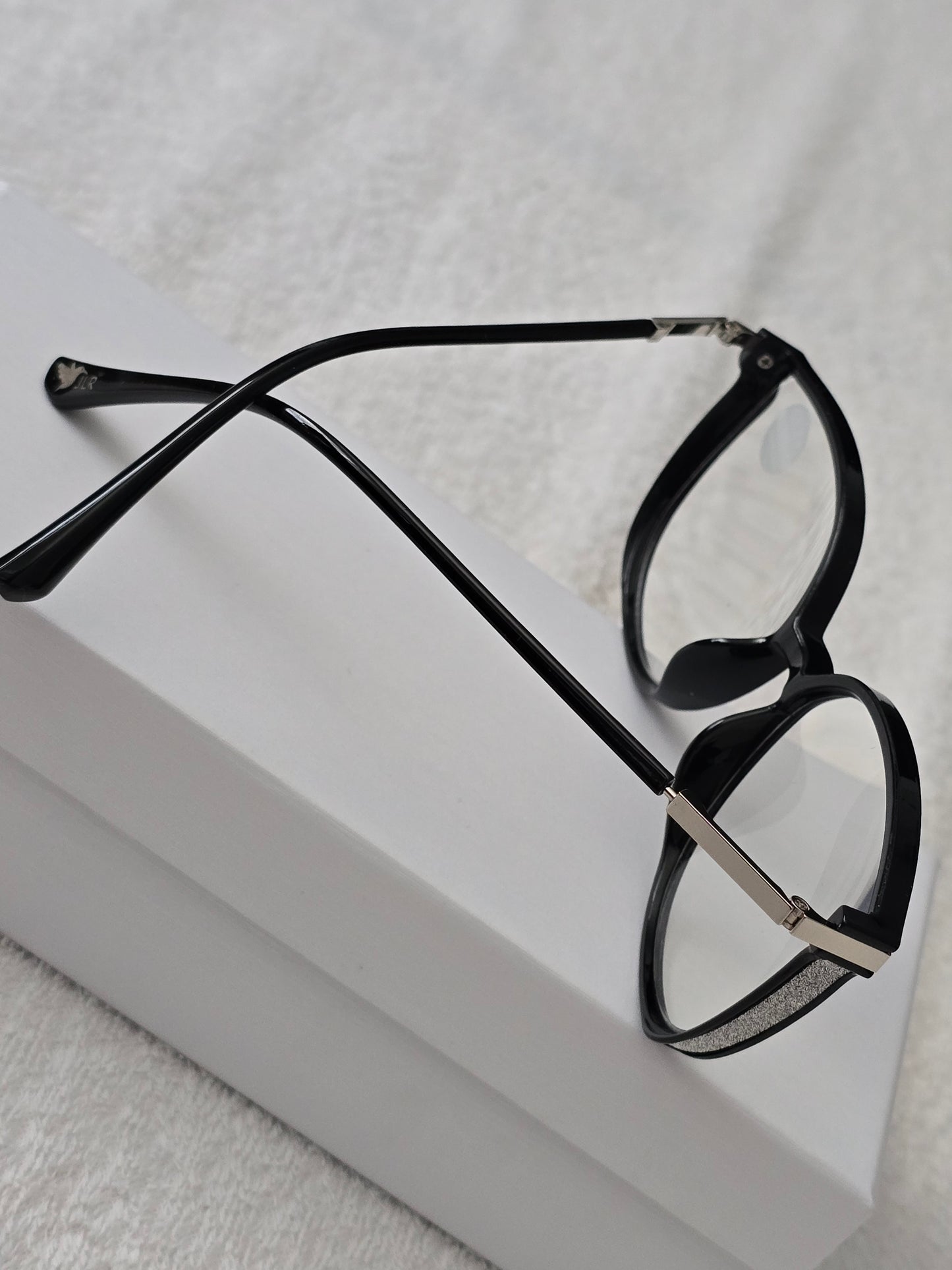 Women’s Round Plastic Readers